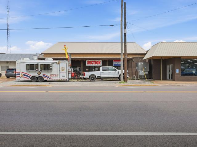 Commercial for sale in Lomax Crossroads, Hohenwald