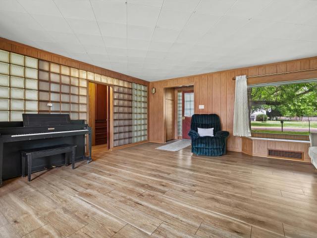 House for sale in Silver Lake, Salem