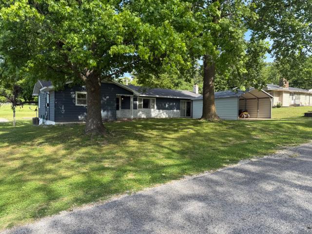 House for sale in Barry, Missouri