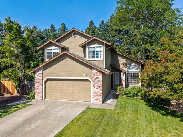 House for sale in Cloverdale, California