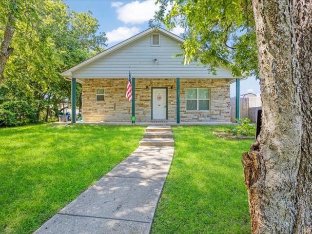 House for sale in Pottsboro, Texas