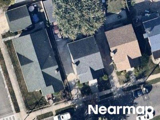House for sale in Queens, Arverne