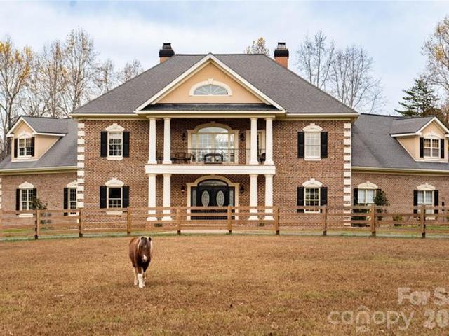 House for sale in Mecklenburg, North Carolina