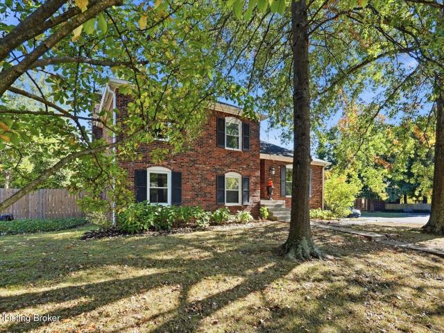 House for sale in Jeffersontown, Jefferson County