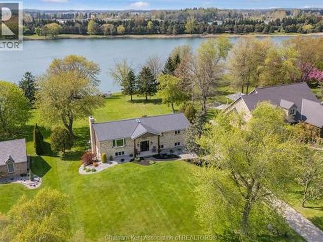 House for sale in Chatham–kent, Ontario