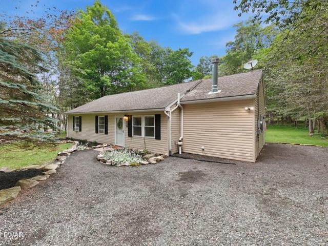 House for sale in Newfoundland, Pennsylvania