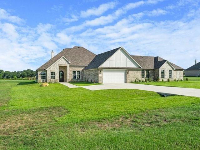 House for sale in Navarro, Texas