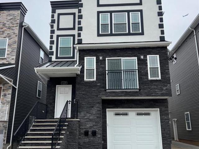 House for sale in Elizabeth, New Jersey