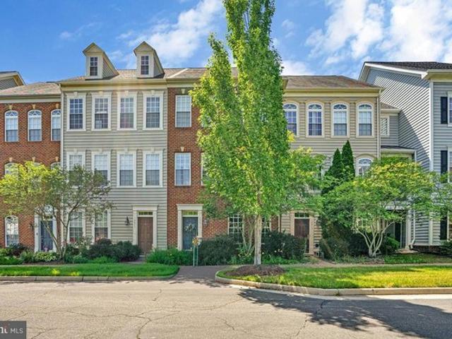 Townhouse for sale in Virginia