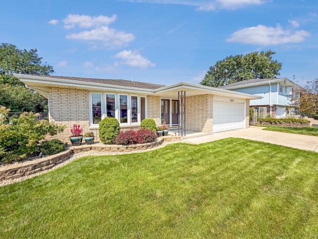 House for sale in Palos Hills, Illinois