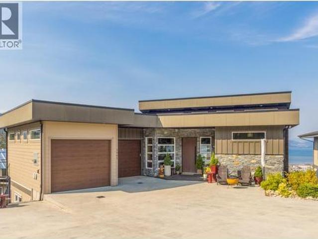 House for sale in Salmon Arm, British Columbia