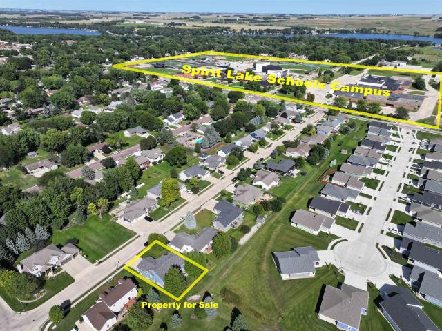 House for sale in Spirit Lake, Dickinson County