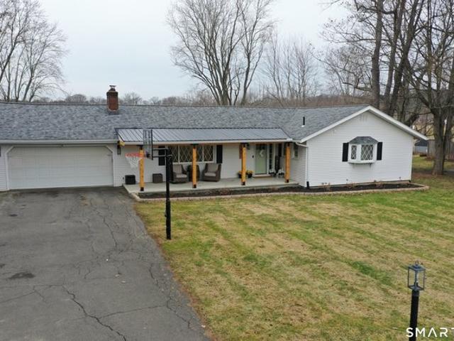 House for sale in Suffield, Connecticut