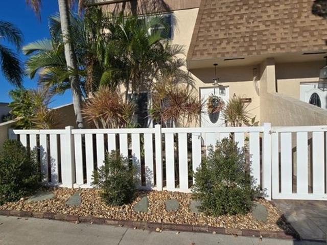 Townhouse for sale in Margate, Florida