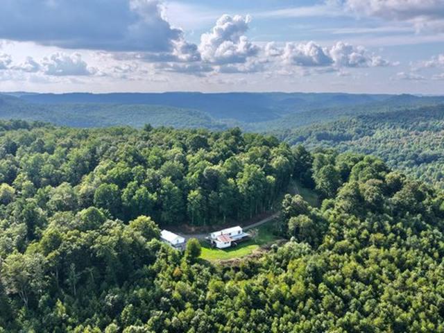 House for sale in Leivasy, West Virginia