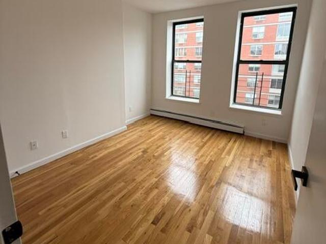 Room for rent in Arverne, New York
