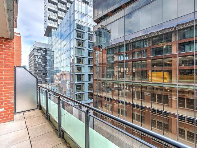 Apartment for rent in Quartier des Spectacles, Montréal