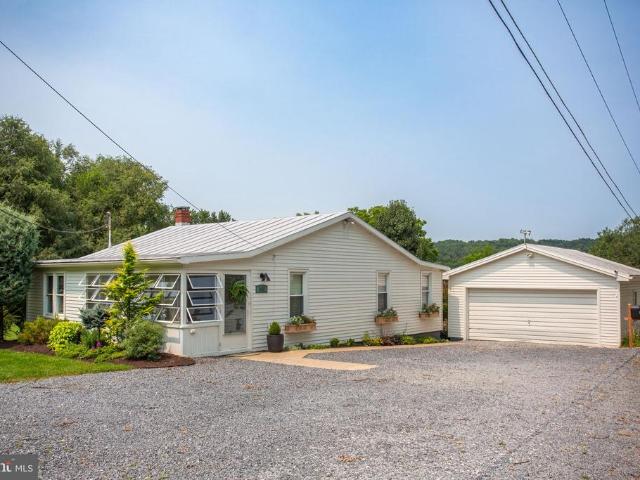 House for sale in Mayland, Broadway