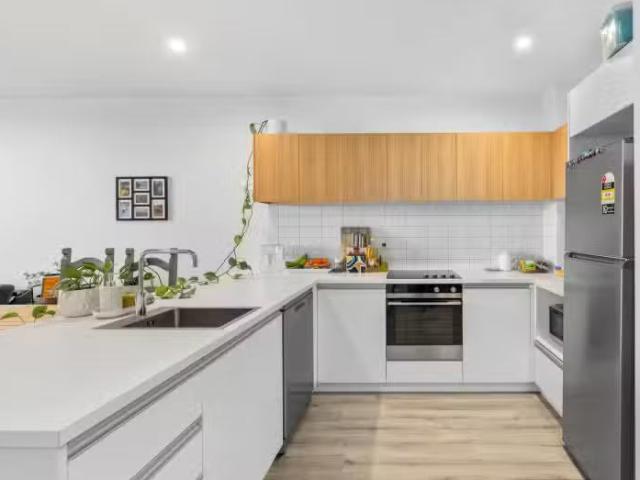 House for sale in Chaslands, Canterbury