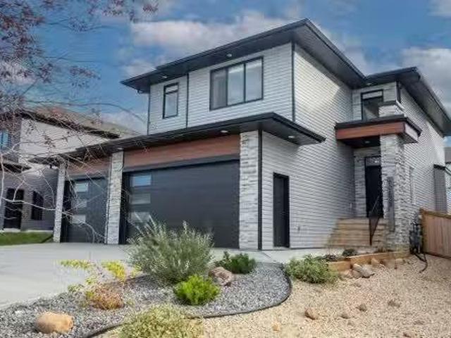 House for sale in Woking, Alberta