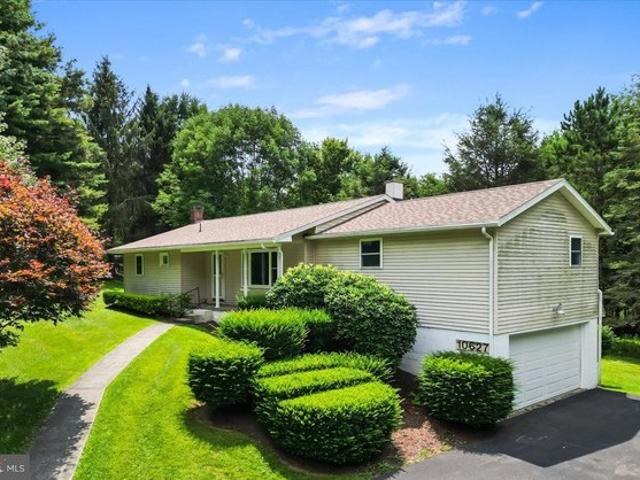 House for sale in Garrett, Maryland