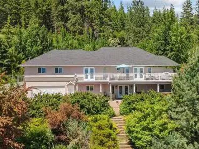 House for sale in Sirdar, British Columbia