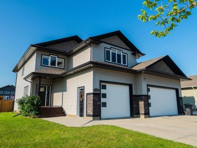 House for sale in Woking, Alberta