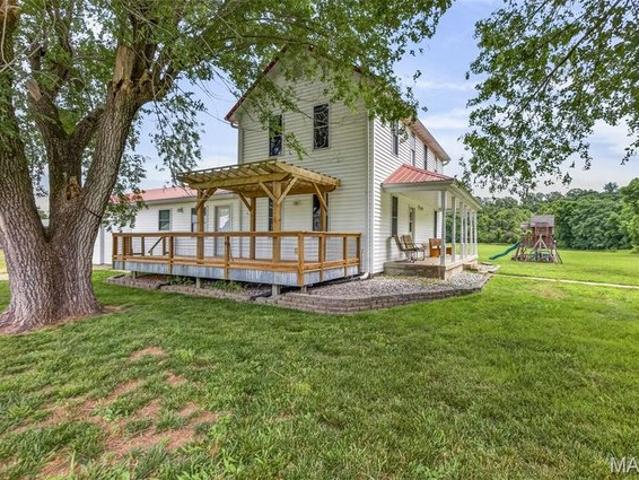 House for sale in Sainte Genevieve, Missouri