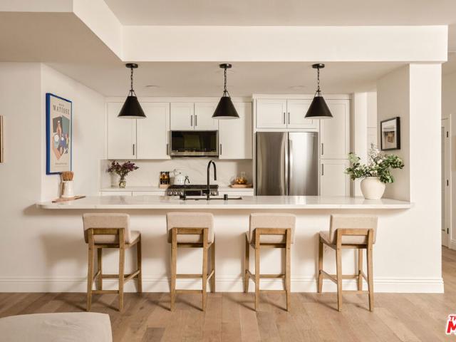 Condo for sale in Greater Toluca Lake Neighborhood Council District, Los Angeles