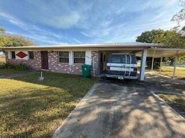 House for sale in Clewiston, Florida