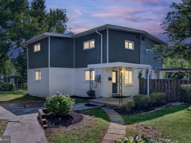Townhouse for sale in Virginia