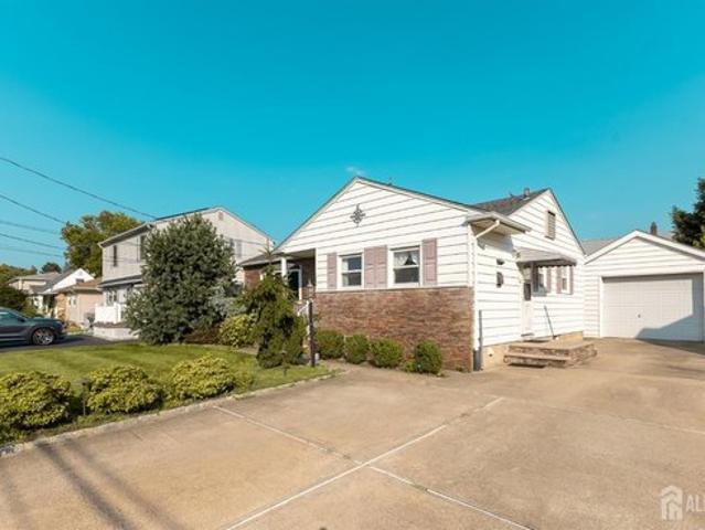 House for sale in Sayreville, New Jersey