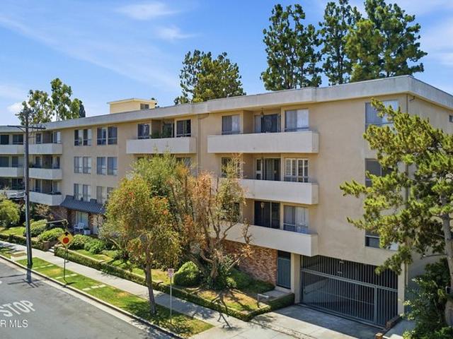 Condo for sale in Canoga Park, California