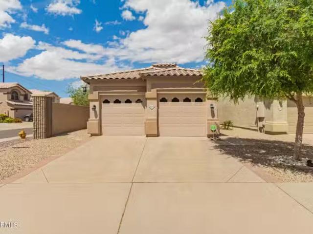 House for sale in Avondale