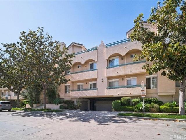 Condo for sale in Canoga Park, California