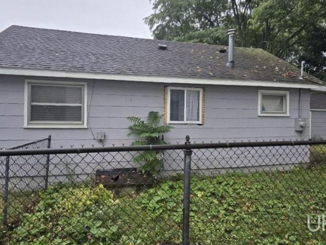 House for sale in Waterford, Michigan