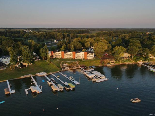 Condo for sale in Syracuse, Indiana