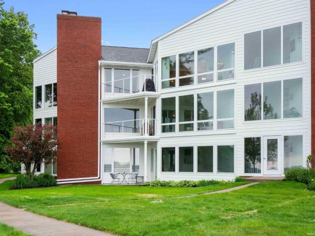 Condo for sale in Syracuse