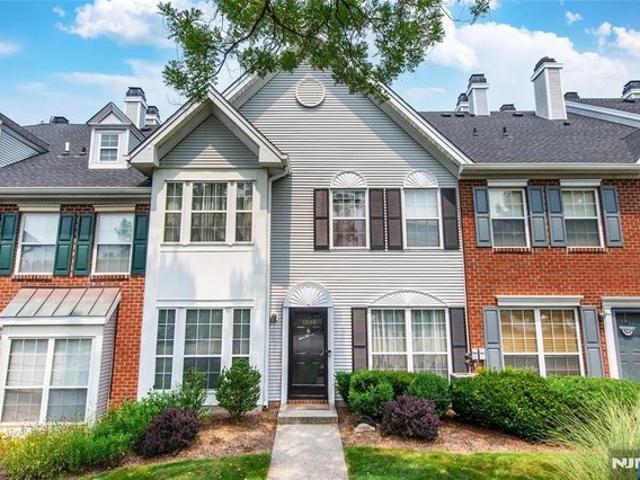 Condo for sale in Mahwah, New Jersey
