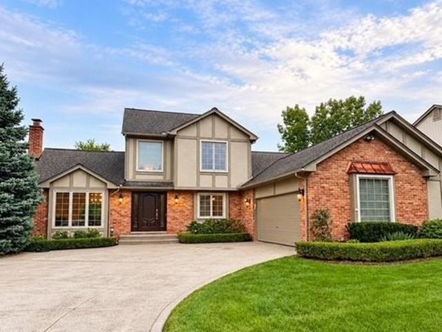 House for sale in North Fairview Farms, Rochester Hills