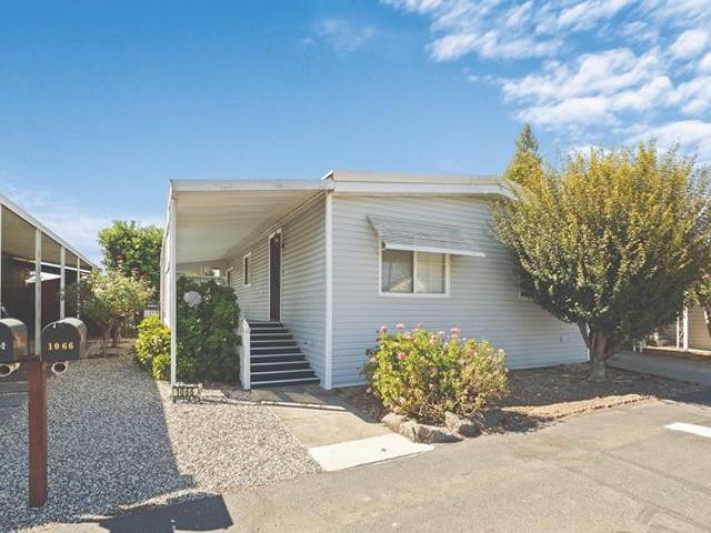 House for sale in East Windsor, Windsor