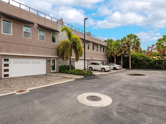 Townhouse for sale in Oakland Park, Florida