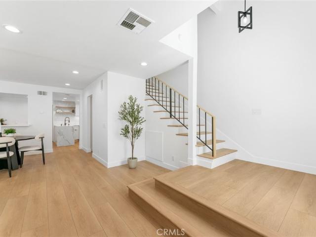 Townhouse for sale in Oak Park, California