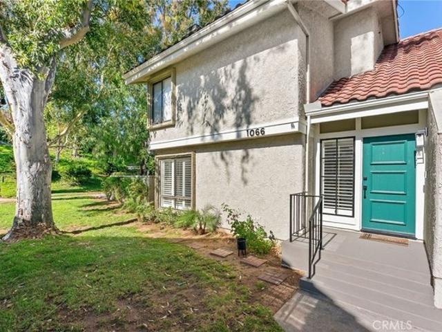 Townhouse for sale in Oak Park, California