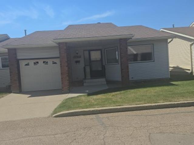Townhouse for sale in Wedgewood, Alberta
