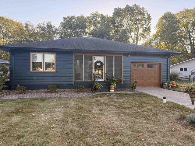 House for sale in Syracuse, Indiana