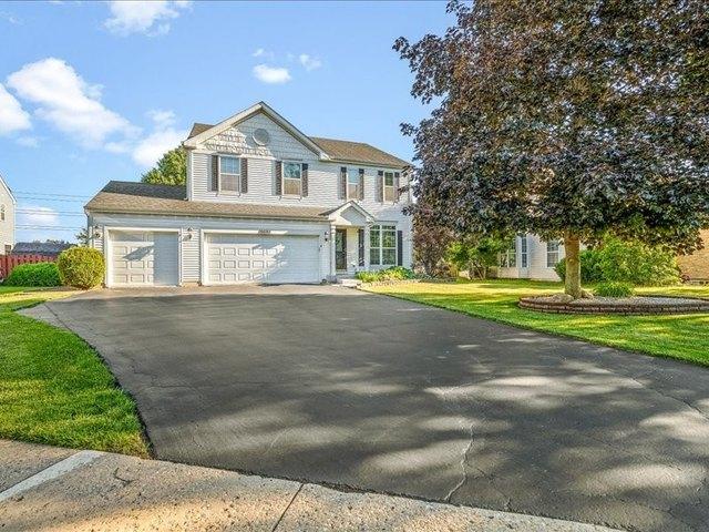 House for sale in Mchenry, Illinois
