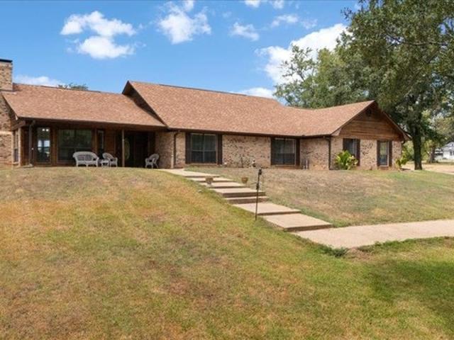 House for sale in Overton, Texas