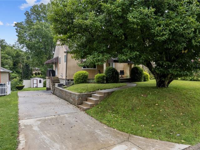 House for sale in Bridgeville, Pennsylvania