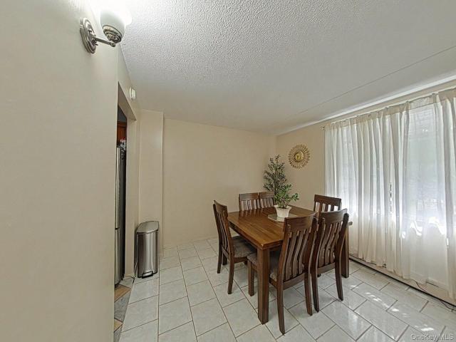 House for sale in The Bronx, Arverne